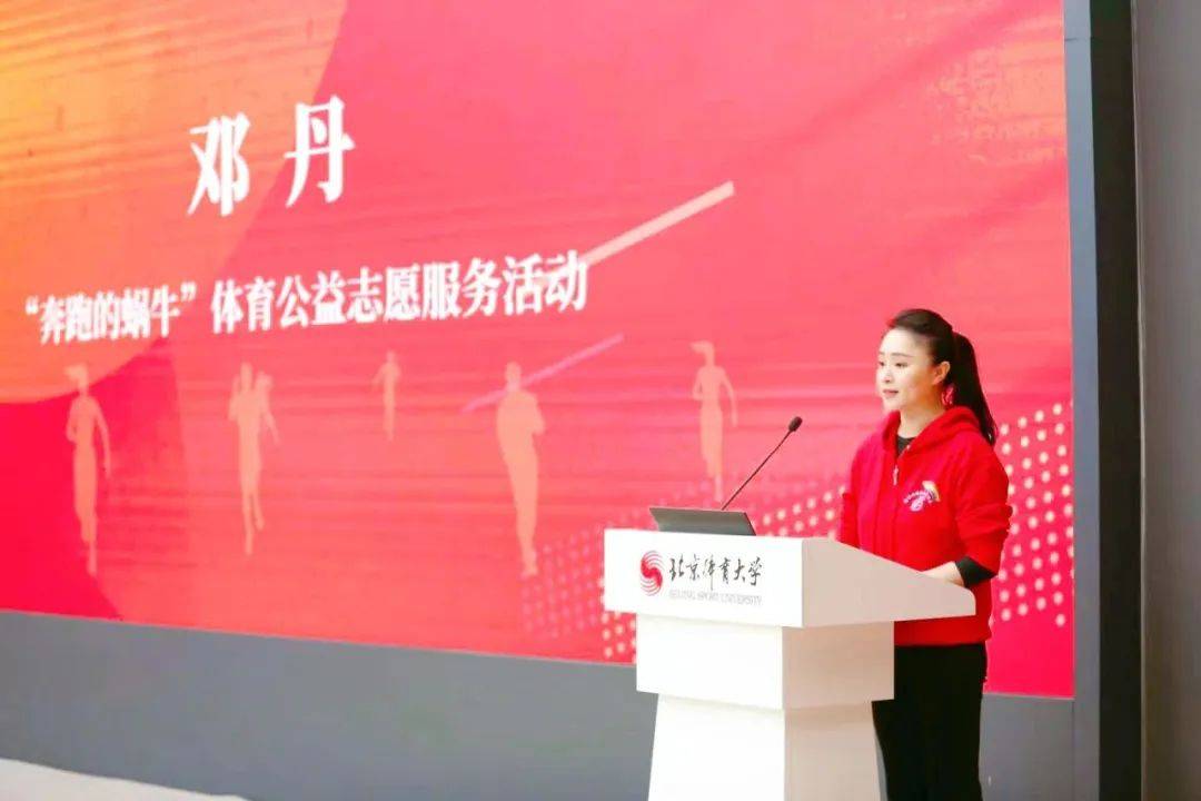 女兵仪仗队中的璀璨明星——邓丹，邓丹，女兵仪仗队中的耀眼明星