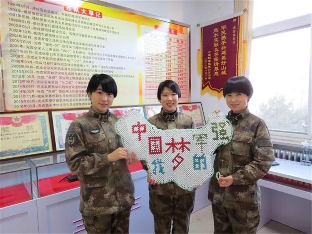 三军女兵方队最霸气，三军女兵方队展现霸气风采