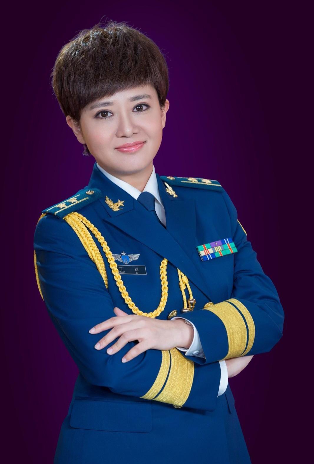 中央电视台七套节目军事女主持人,闪耀荧屏的军事之花,中央电视台七套军事女主持人,荧屏上的军事之花