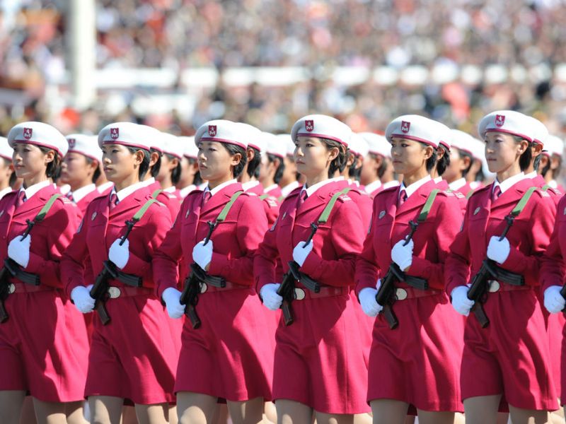 三军女兵方队与人民子弟兵共庆生日，三军女兵方队与人民子弟兵共庆辉煌生日