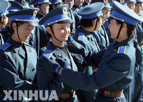 空军的服装，荣耀与职责的象征，空军荣耀，服装背后的职责与荣耀象征