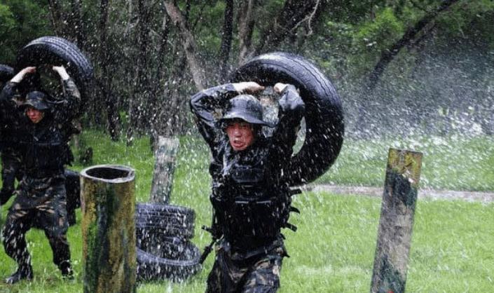 特种兵在猎人学校的经历，挑战与成长，特种兵猎人学校之旅，挑战与成长之路