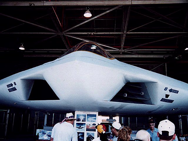 A-12复仇者攻击机，空中巨无霸的崛起与传奇，A-12复仇者攻击机，空中巨无霸的传奇崛起