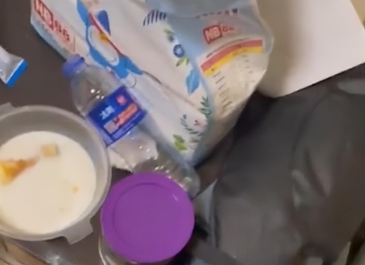 辽宁号航空母舰自重研究，深度解析其重量与军事力量，辽宁号航空母舰自重研究，深度解析重量与军事力量关联