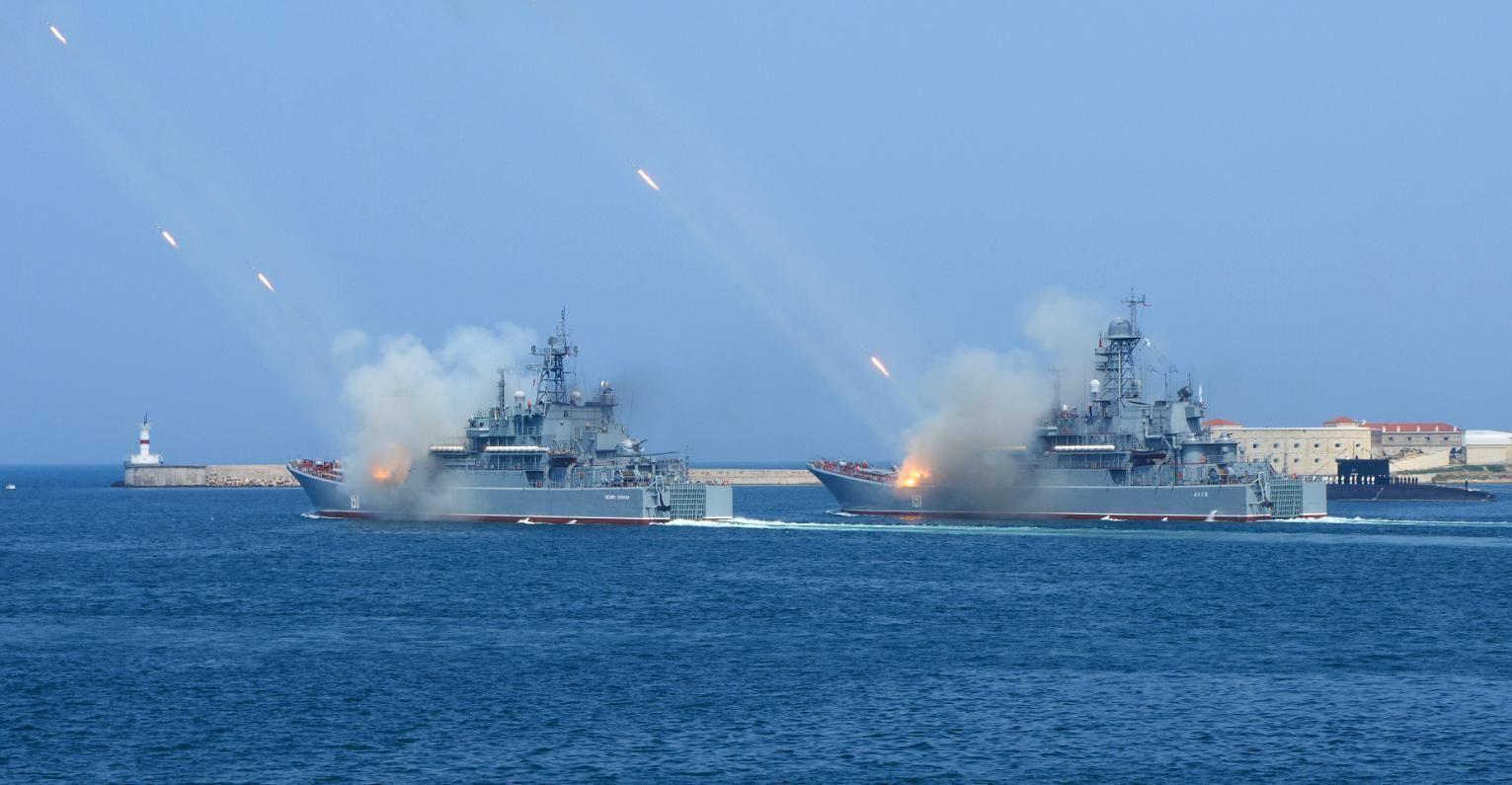 南海风云,三天军演展现中国海军力量,南海风云,三天军演彰显中国海军实力