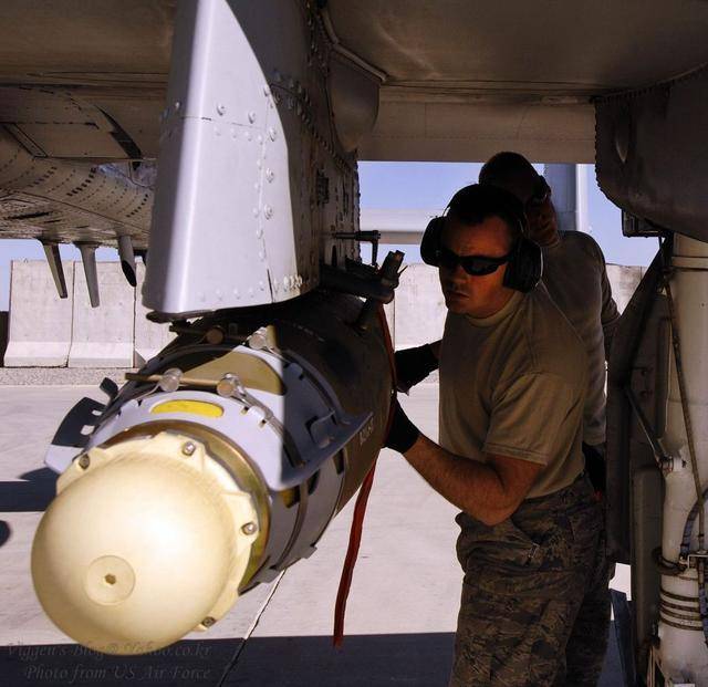 探究A-10攻击机机炮子弹造价的奥秘,揭秘A-10攻击机机炮子弹造价背后的秘密