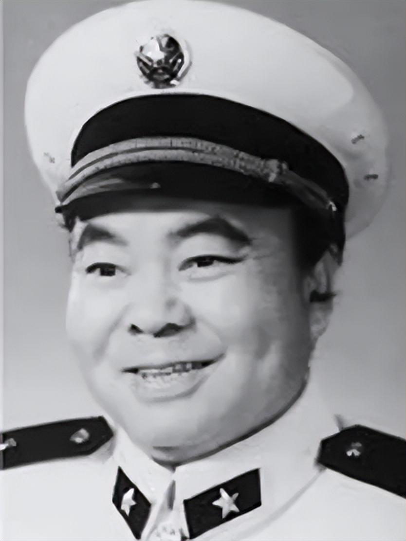 海军阅兵报告，展示力量，彰显决心，海军力量展示，阅兵彰显决心与力量