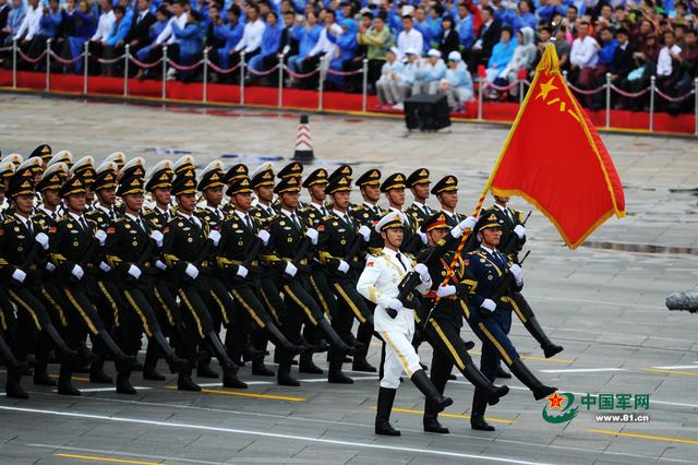 三军仪仗队图片PPT背景，荣耀与力量的象征，三军仪仗队图片PPT背景，荣耀与力量的永恒象征