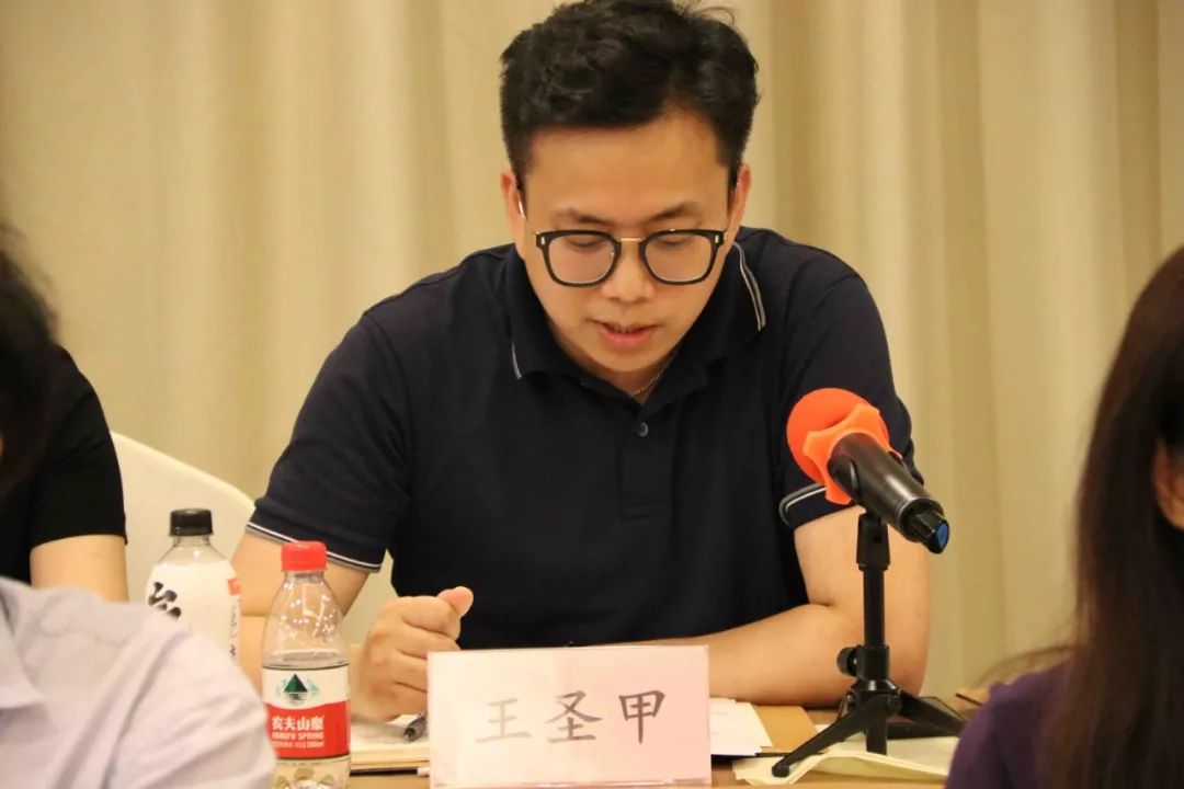 王冠扬,闪耀之星,铸就辉煌人生,王冠扬,闪耀之星,辉煌人生的铸就者