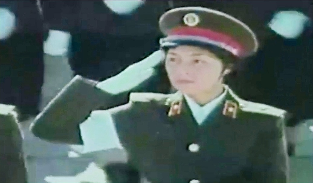 荣耀时刻，回顾1984年阅兵中的女兵方队，荣耀瞬间，1984年阅兵女兵方队回顾