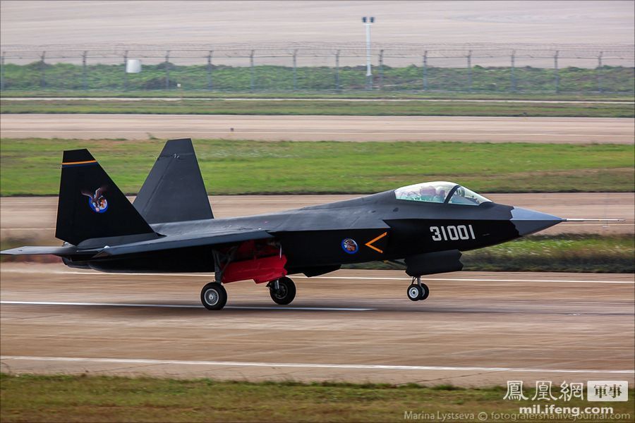 鹘鹰战机上的鹰,空中霸主的新篇章,鹘鹰战机展翅高飞,空中霸主新篇章开启