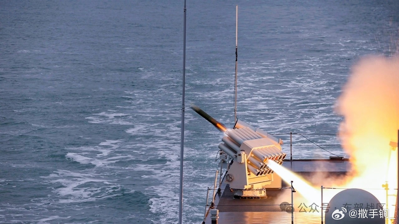 壮丽瞬间,中国海军155舰出海纪实图片展示,中国海军壮丽瞬间,155舰出海纪实图片展示