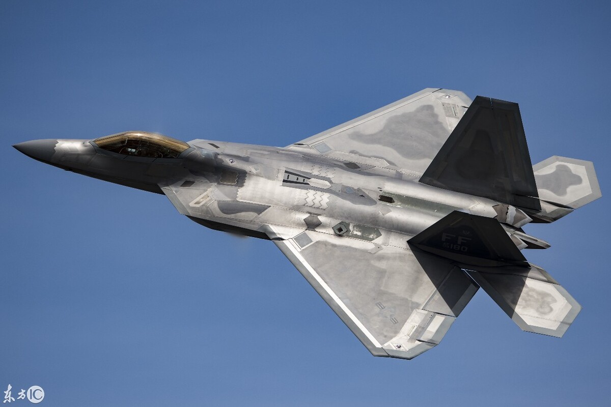 F-22战机的独特特点，空中霸主的无与伦比的性能，F-22战机，空中霸主的无与伦比性能揭秘
