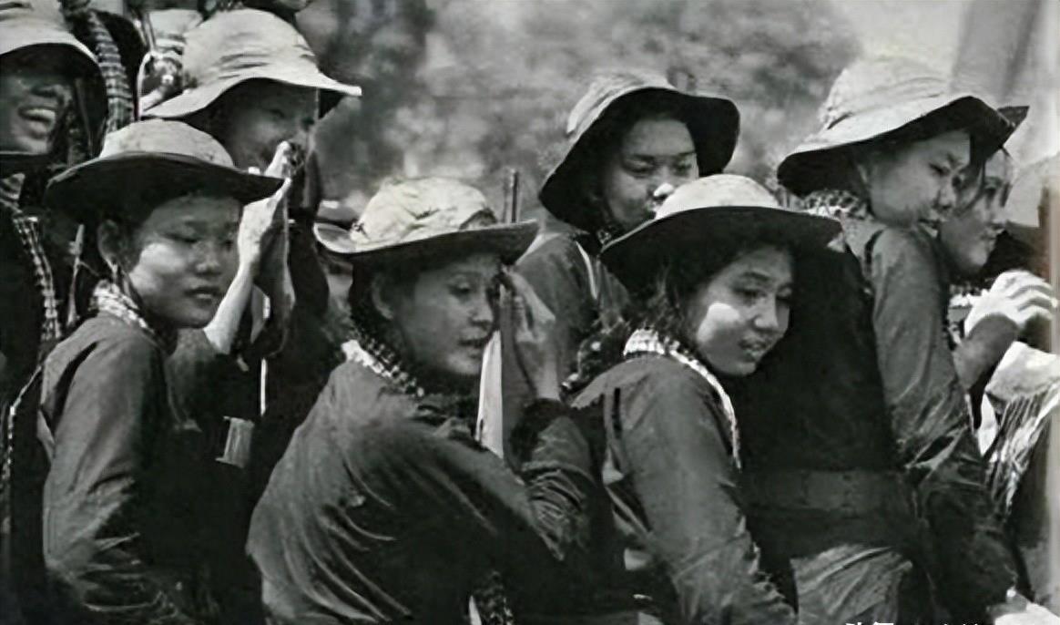 丛林女兵,力量与柔美的融合,丛林女兵,力量与柔美的独特魅力展现