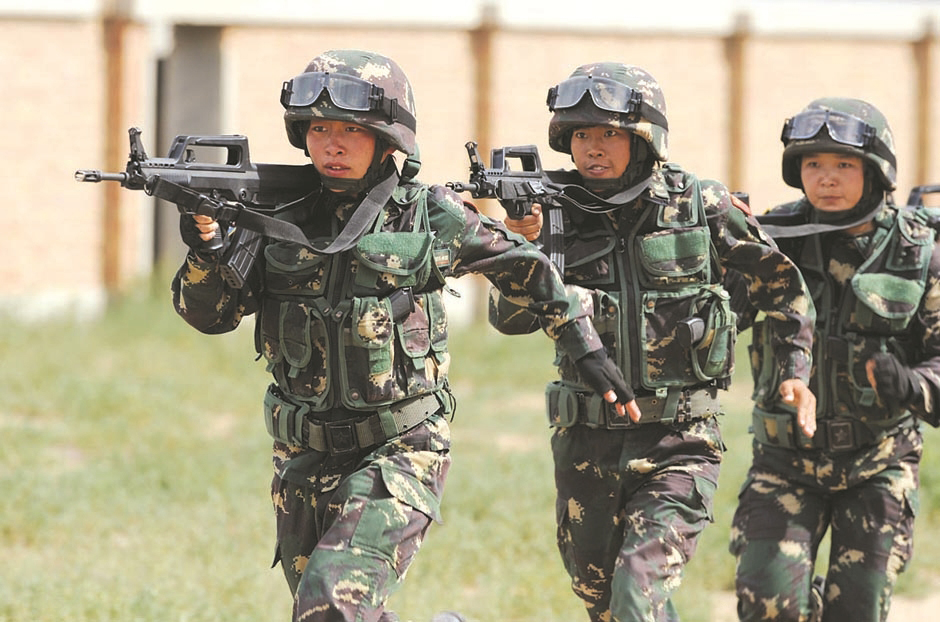 解放军女兵最帅照片，展现新时代巾帼英雄的风采，解放军女兵最帅照片，新时代巾帼英雄风采展现