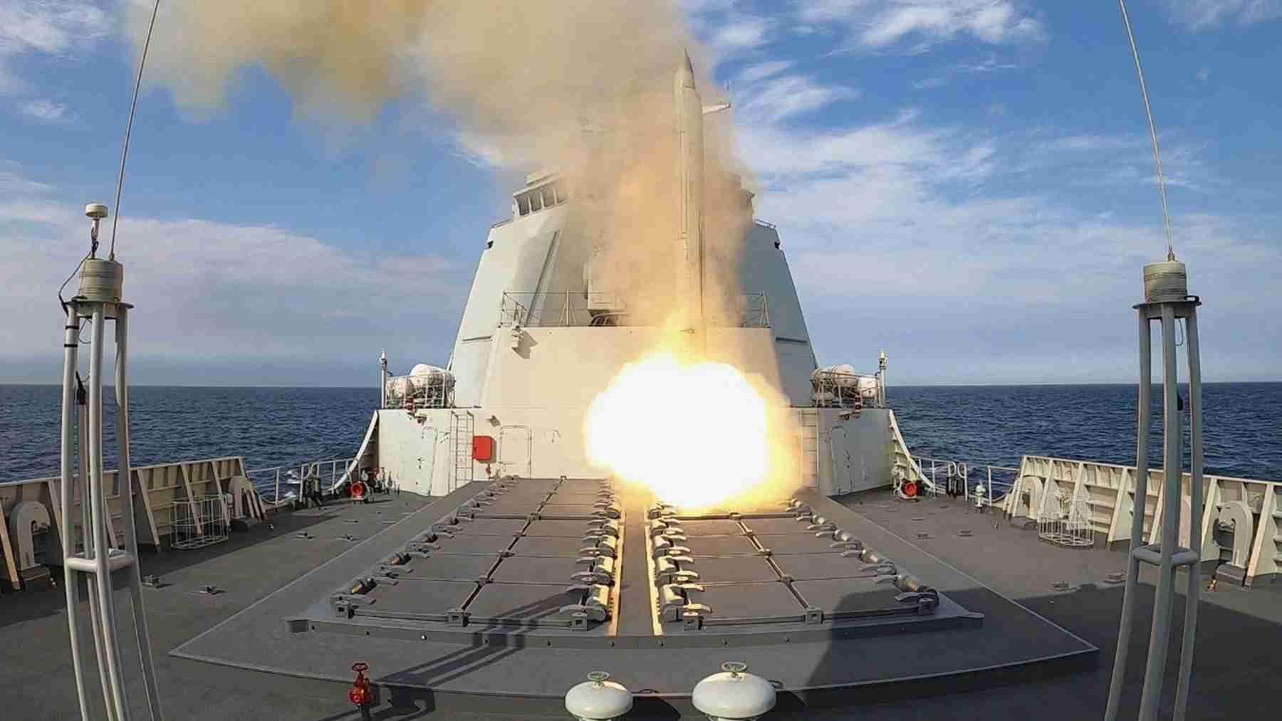 关于中国海军052D型驱逐舰的舰载装备解析，中国海军052D型驱逐舰舰载装备深度解析