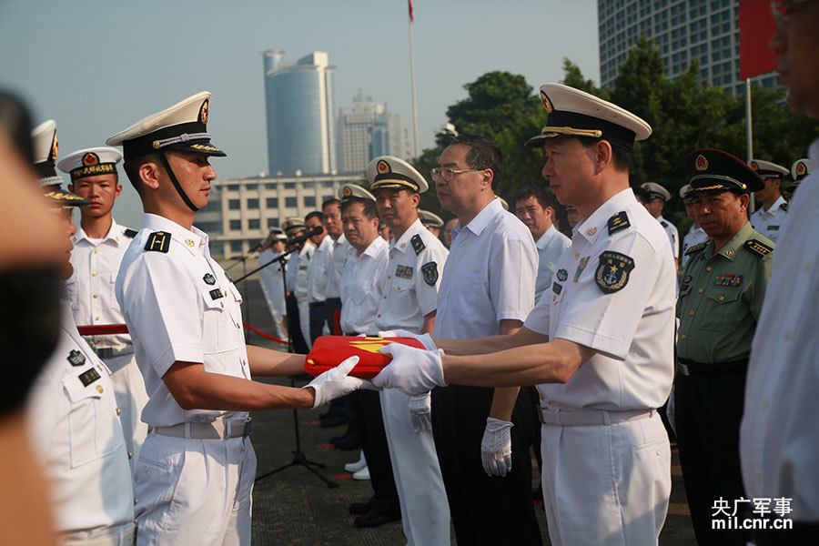 泉州舰舰长的军衔解析，泉州舰舰长军衔解析