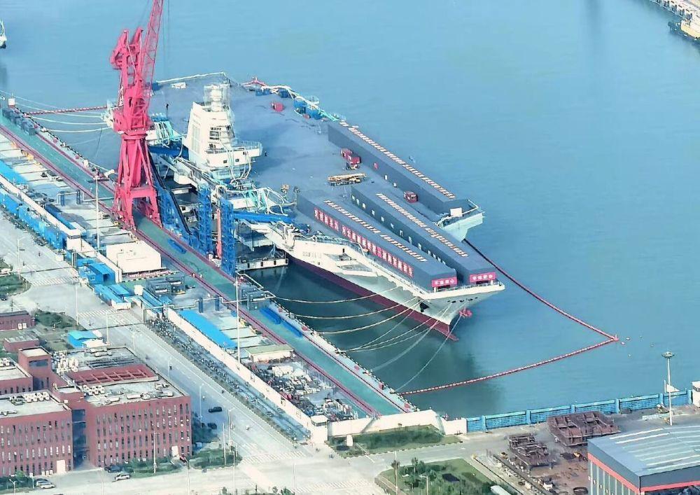 中国航母的吨位，探索中国海军力量的核心支柱，中国航母吨位揭秘，海军力量的核心支柱探索