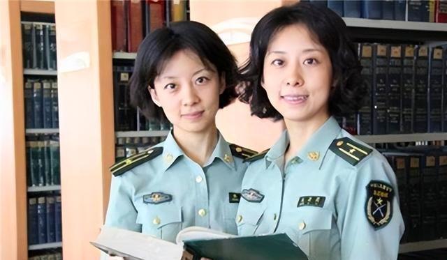 阅兵最漂亮的中国女兵图片，荣耀与力量的象征，阅兵中的中国女兵风采，荣耀与力量的象征图片展示