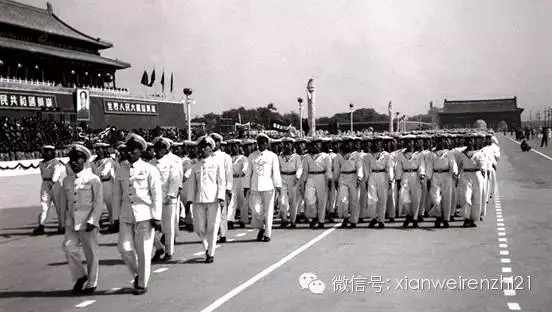 海军学员方队踢出的风采与荣耀，海军学员方队展现风采与荣耀的壮丽步伐