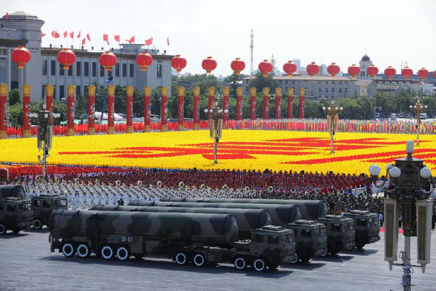 盛世盛典，回顾2009年国庆阅兵解说，盛世盛典回顾，2009年国庆阅兵精彩瞬间解说