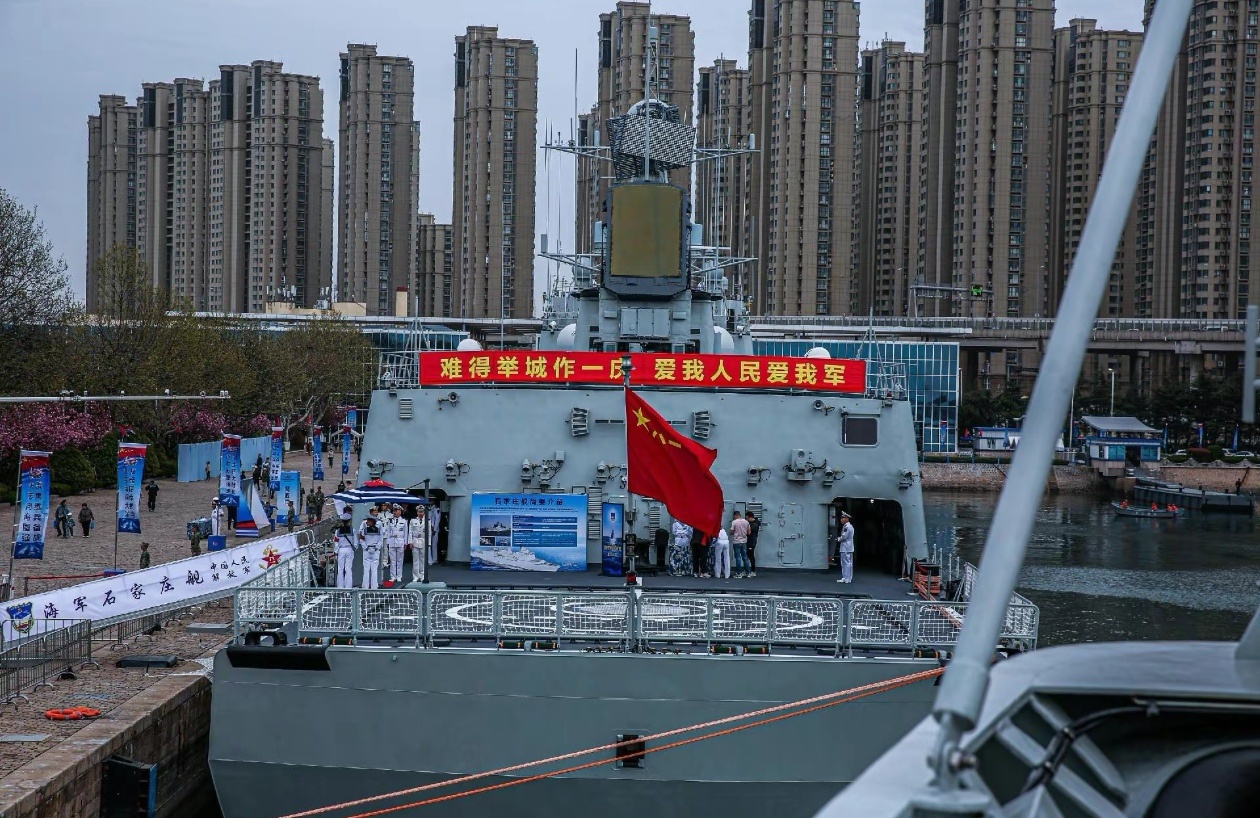 海军节舰艇开放日活动,展现海洋力量,激发民众热情,海军节舰艇开放日,展现海洋力量,点燃民众热情之焰