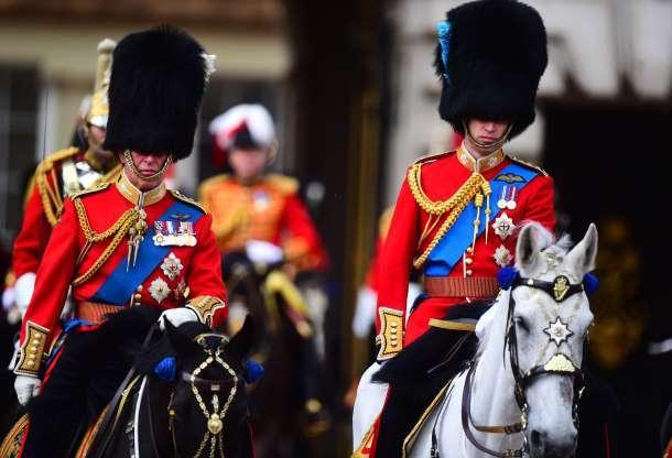 英国陆军阅兵，历史传统与现代风貌的交融，英国陆军阅兵，历史传统与现代风貌的交汇展演