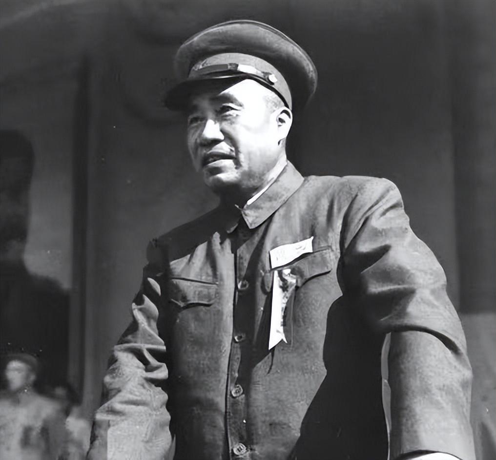 中国十大元帅最能打仗的是谁？历史与军事领域的探讨，中国十大元帅军事能力之比较，谁最擅长打仗？历史与军事领域的深度探讨