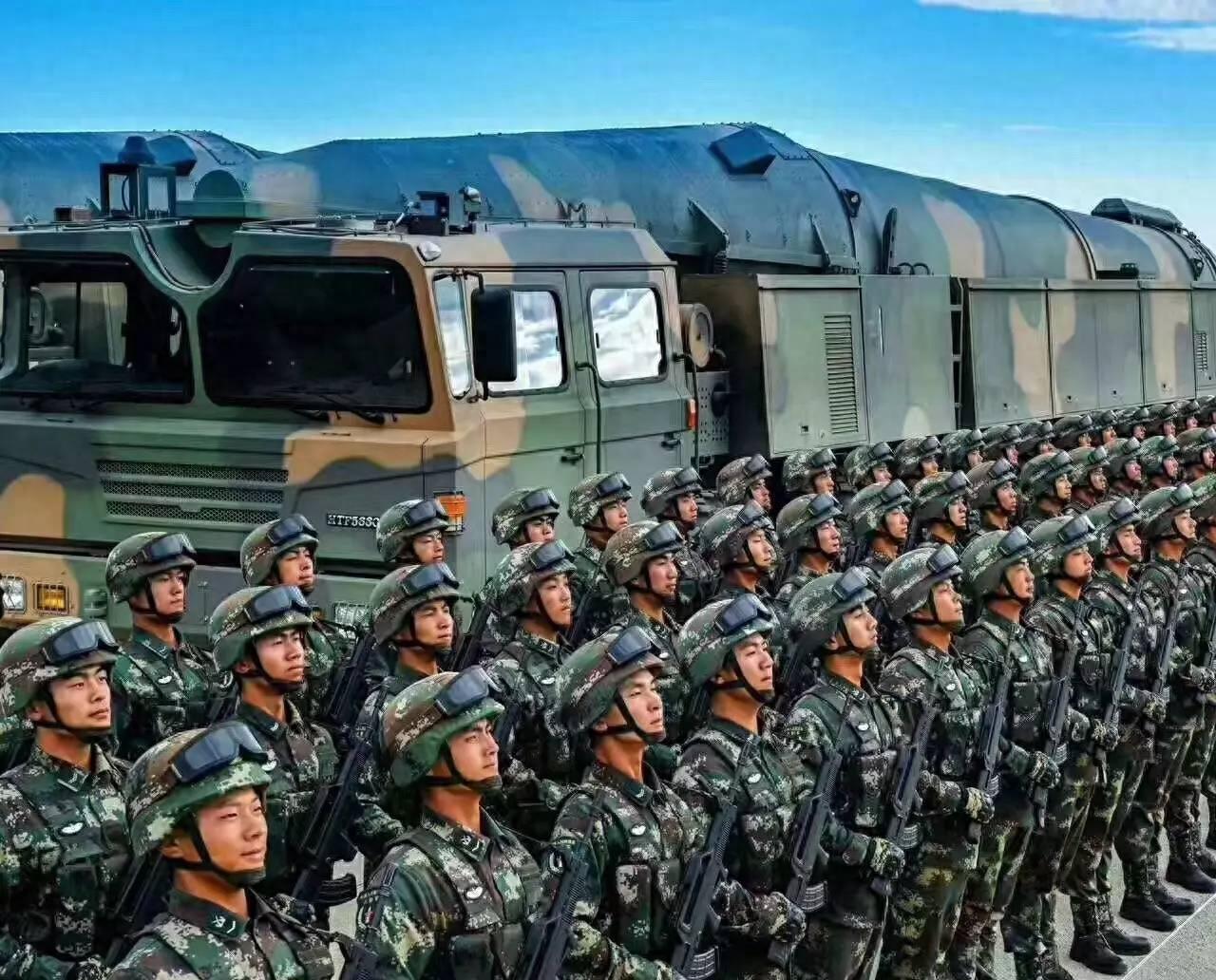 迷彩军装颜色与兵种区分，揭示不同色彩的背后意义，迷彩军装色彩之谜，兵种区分与背后意义揭秘