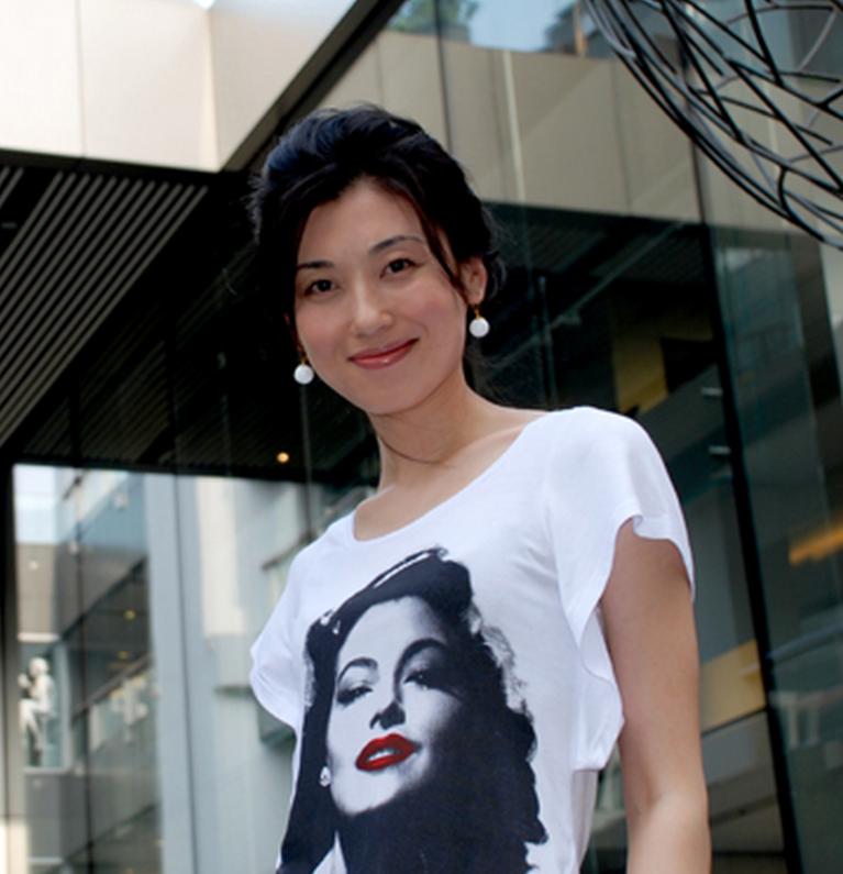 央视海峡两岸女主持人,传承与创新的典范,央视海峡两岸女主持人,传承创新,典范闪耀