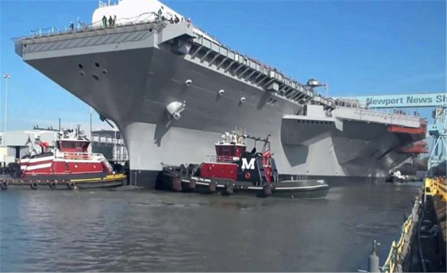 航母排水量解析,多少吨水?,航母排水量深度解析,究竟能排多少吨水?