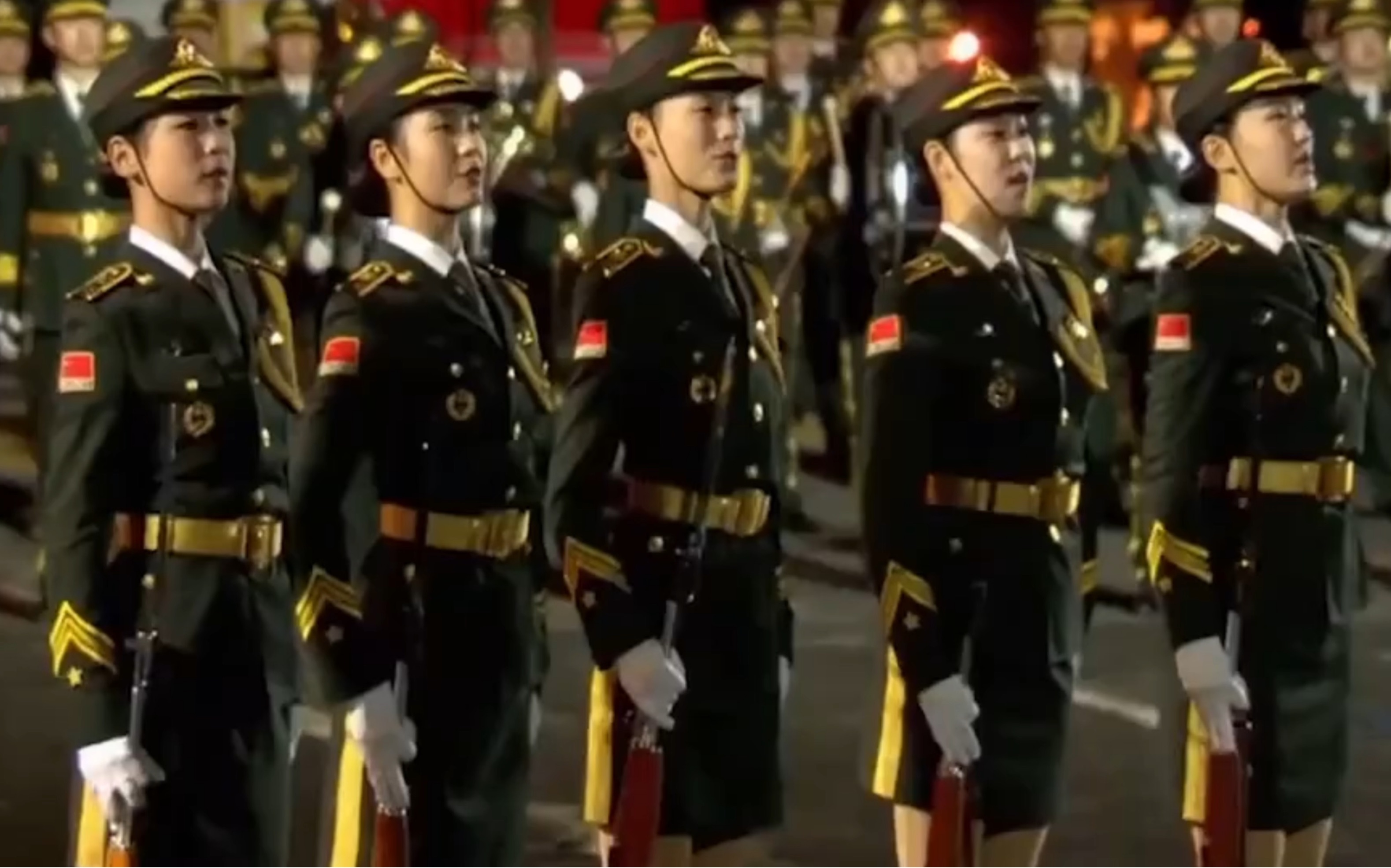 解放军女兵仪仗队操枪视频，展现力量与荣耀的篇章，解放军女兵仪仗队操枪风采，力量与荣耀的展现