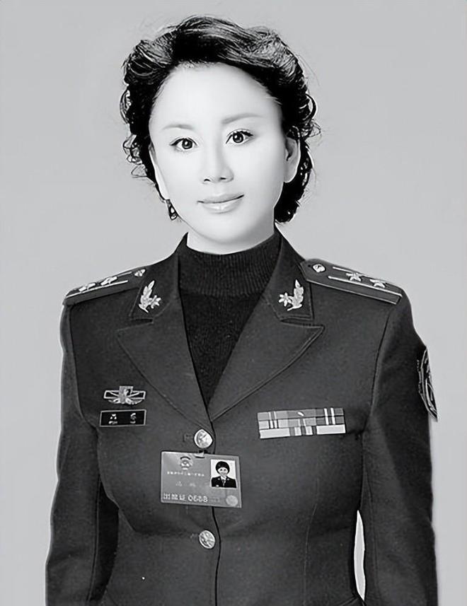 军事频道主持人的魅力，美女主持人的风采，军事频道主持人魅力尽显，美女主持人风采独特