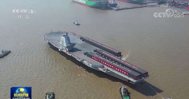 中国海军迈向新时代的壮丽篇章，中国第三艘航母下水仪式纪实，中国海军迈入新时代篇章，第三艘航母下水仪式纪实