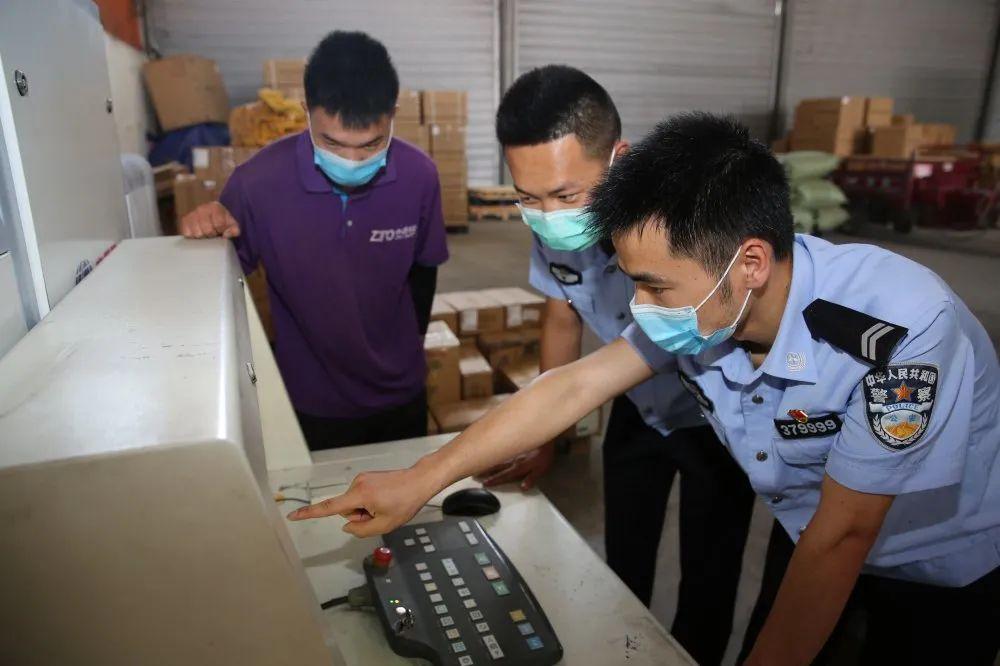 边防战士的职责与使命，守护边疆，铸就国家安全的钢铁长城，边防战士的使命与职责，守护边疆，筑起国家安全的钢铁长城
