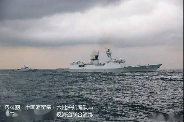 中国海军遭遇七十余艘海盗船的挑战，英勇应对与全球安全合作，中国海军迎战七十余艘海盗船，全球安全合作下的英勇应对