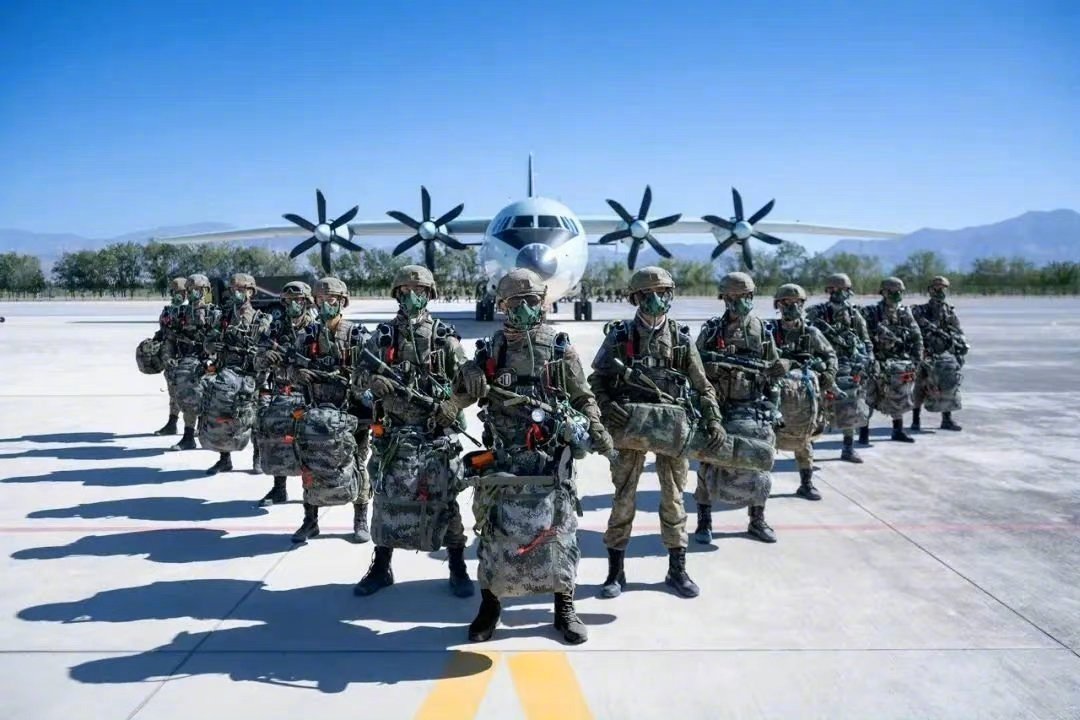我国空降兵与军种归属的探讨，中国空降兵与军种归属的探究