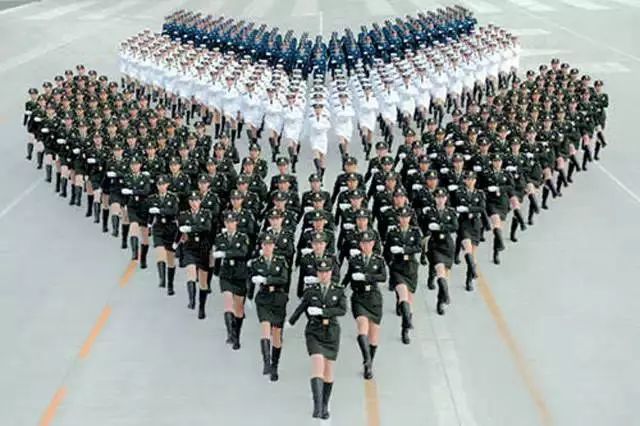 阅兵式最后一个方队，荣耀与传承的交汇，阅兵式压轴方队，荣耀与传承的交汇时刻