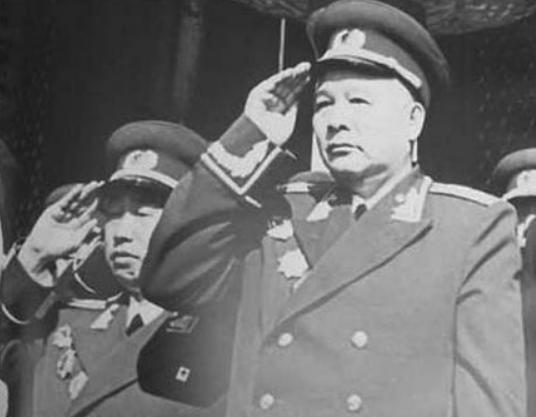 大将、上将、中将、少将排名，中国军衔体系中的等级与荣誉，中国军衔体系中的大将、上将、中将、少将排名与荣誉详解