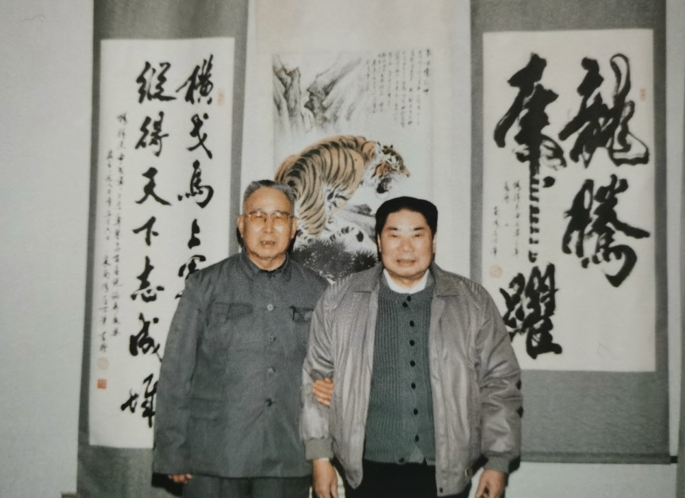肖思明，一位引领时代的杰出人物，肖思明，时代引领者的杰出风采