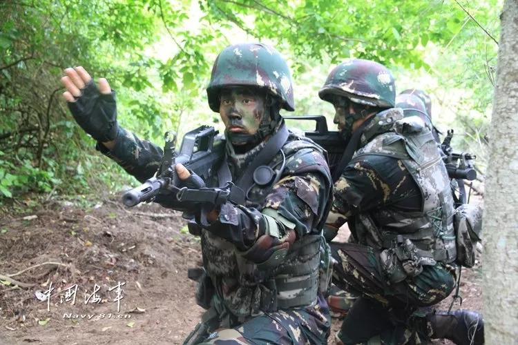 中国海军蛟龙特种部队，新时代的海上利剑，中国海军蛟龙特种部队，新时代的海上利刃