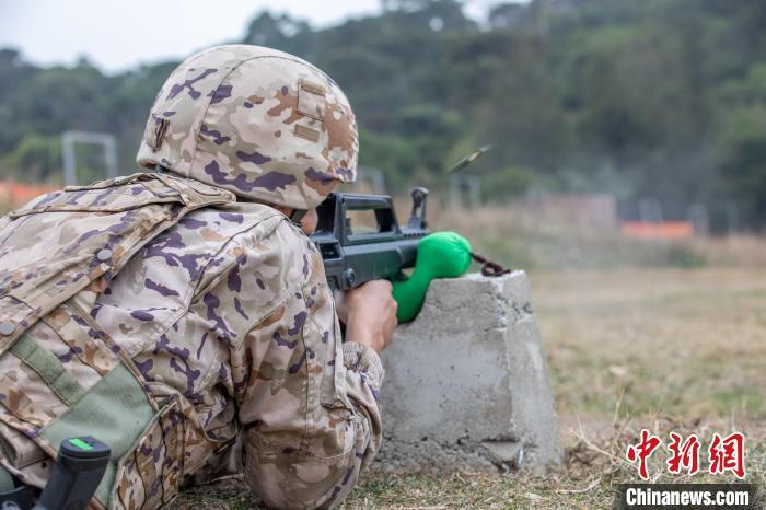 武警实弹射击训练，锤炼精兵强将的实战能力，武警实弹射击训练，锤炼实战能力，打造精兵强将