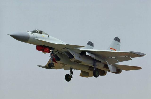 歼十六舰载机，中国海军航空兵的新锐力量，歼十六舰载机，中国海军航空兵的新锐力量亮相