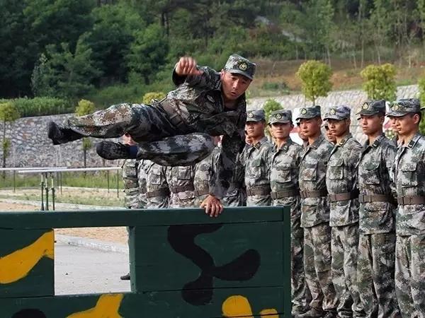 揭秘中国人民解放军第20集团军的训练之道，中国人民解放军第20集团军训练揭秘，实战化训练之道