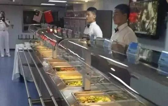 辽宁舰一日六餐的丰富美食之旅，辽宁舰美食之旅，一日六餐的丰富体验