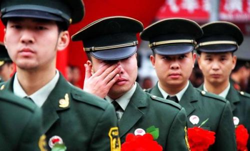 为什么士官被频繁调来调去?探究背后的原因与意义,士官频繁调动背后的原因与意义探究