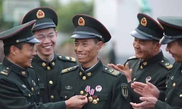 为什么士官被频繁调来调去?探究背后的原因与意义,士官频繁调动背后的原因与意义探究