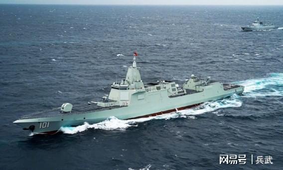 南昌舰的吨位及其重要性，南昌舰的吨位与重要性解析