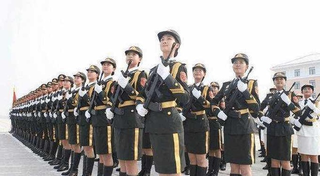 仪仗兵中的女性形象，身高要求与角色塑造，仪仗兵中的女性形象，身高要求与角色塑造探究