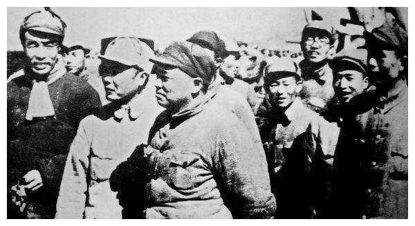 二野和四野谁最强？——从历史与现实的视角探讨，二野与四野，历史与现实视角下的实力对比探讨